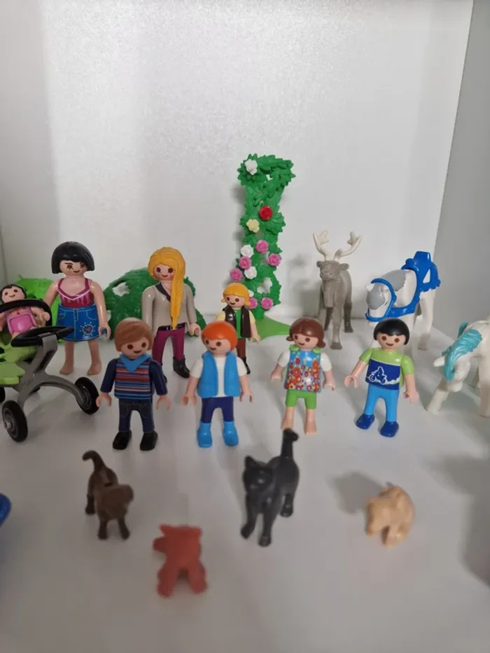 Grand lot de playmobils avec personnages et animaux - photo numéro 5