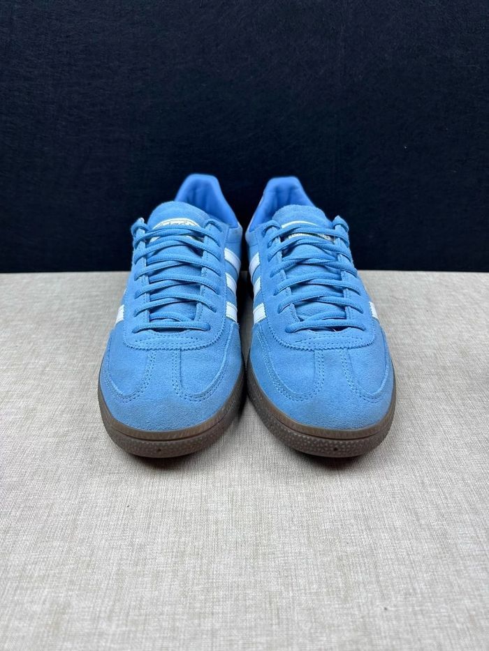 Spécial Adidas Handball 37