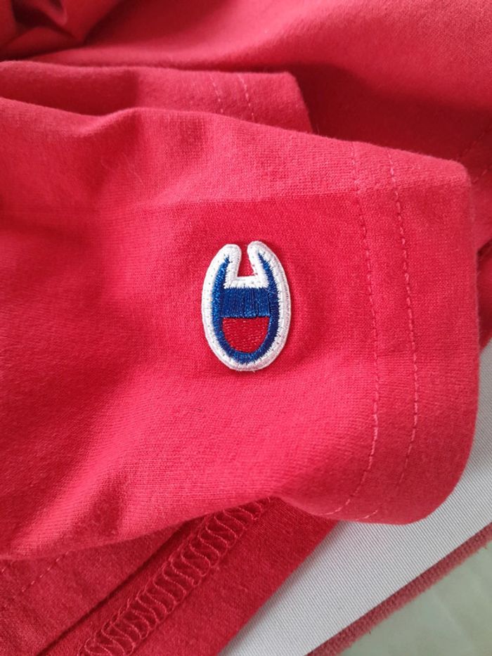 Très beau tee shirt champion avec broderie - photo numéro 4