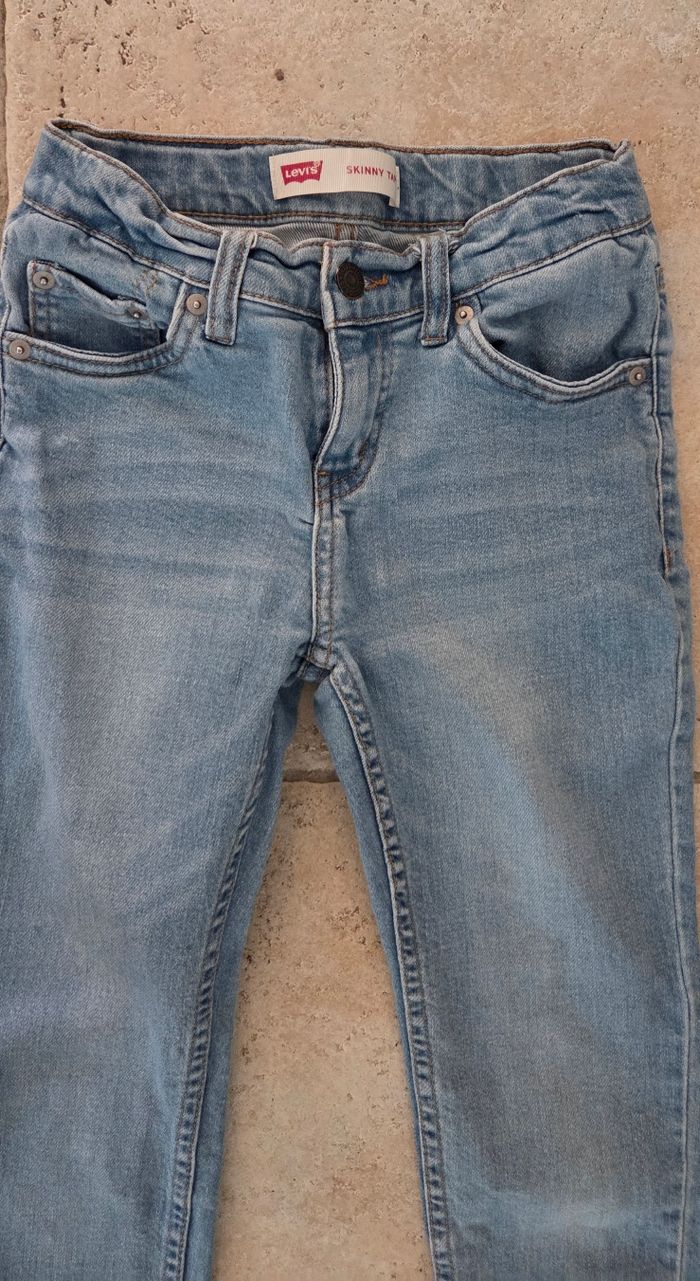 Jean Levi’s Skinny Taper – bleu clair – garçon/fille 10 ans (140 cm) – excellent état' - photo numéro 3