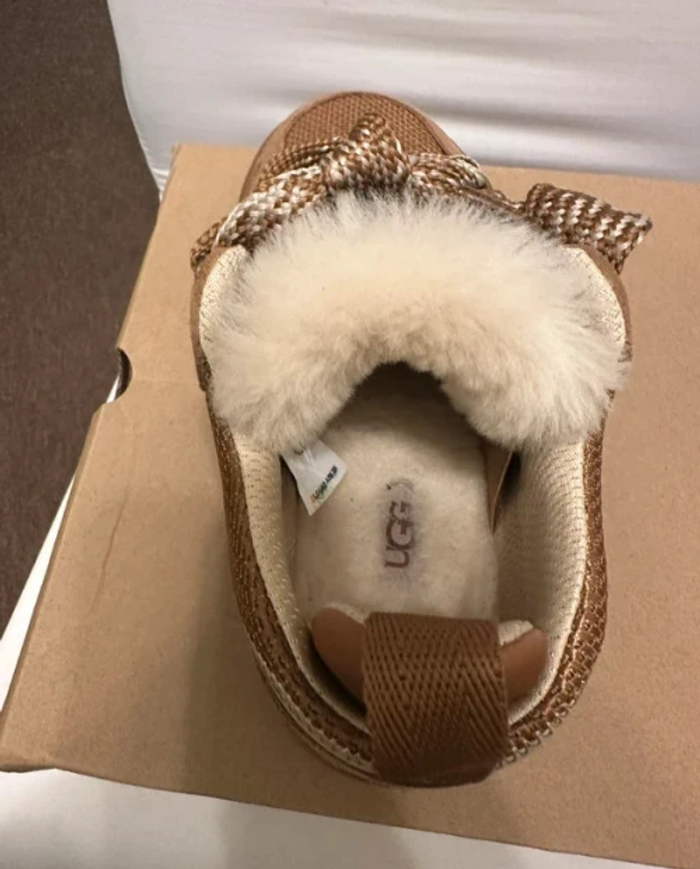 UGG Lowmel taille 37 - photo numéro 5