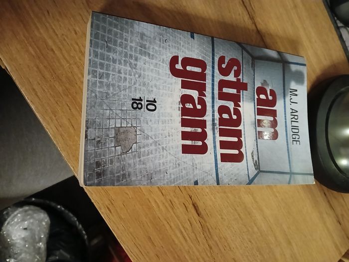 LIVRE AM STRAM GRAM DE MJ ARLIDGE