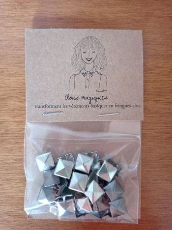 "Clous magiques" - Customiser vêtements