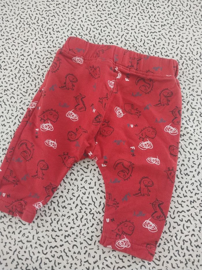 Pantalon bébé KIABI 3M dinos rouge – 100% coton - photo numéro 5