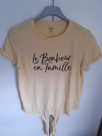 T-shirt jaune pâle