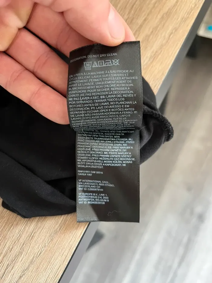 T-shirt noir imprimé tendance - photo numéro 8