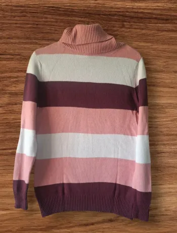 🌸 Pull à col roulé rayé, taille M 🌸