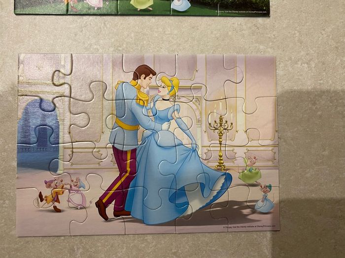 Puzzles cendrillon Disney ravensburger - photo numéro 3