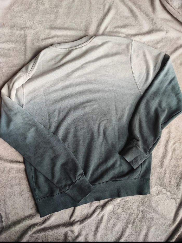 Sweat léger Nike taille S dégradé logo brodé Mixte - photo numéro 3