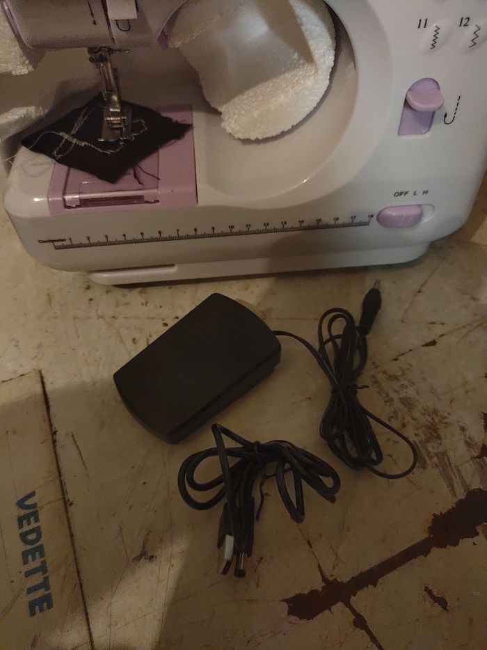 Machine a coudre - photo numéro 3