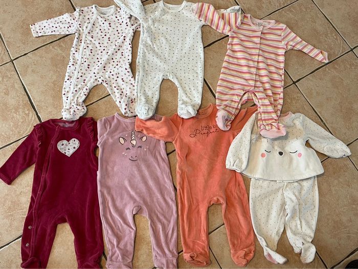 7 pyjamas 9 mois