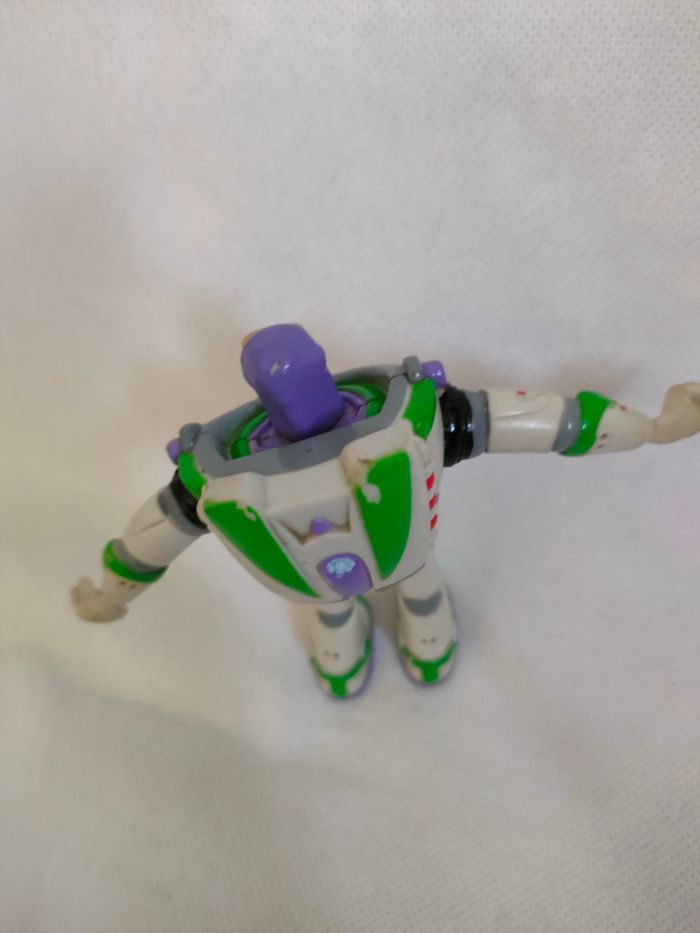 Figurine buzz l'éclair toy storie - photo numéro 3