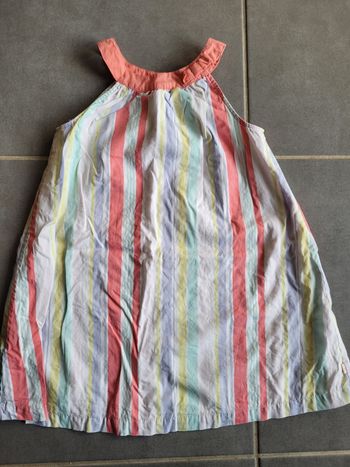 Robe sans manche okaidi taille 5 ans