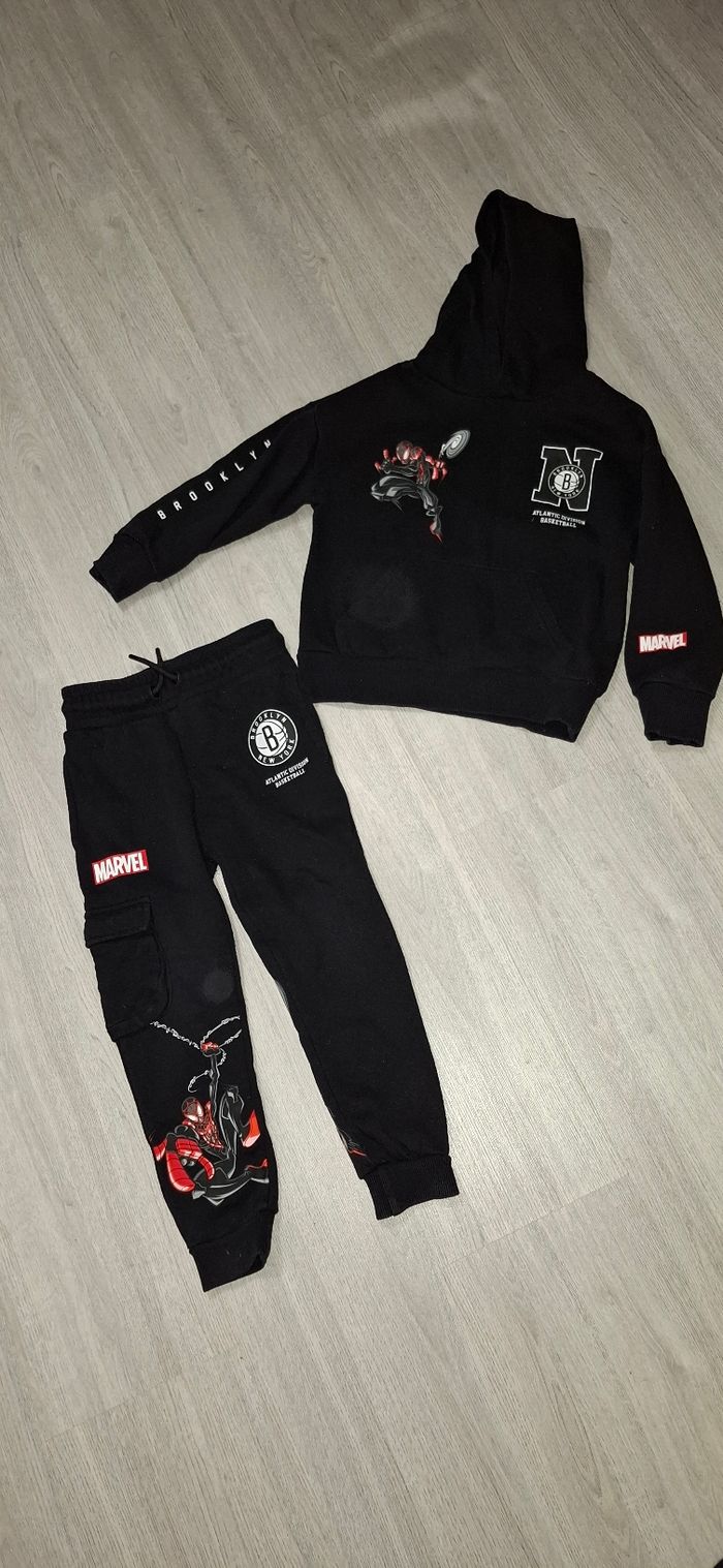 Ensemble officiel NBA et Marvel spider man taille 4-5 ans