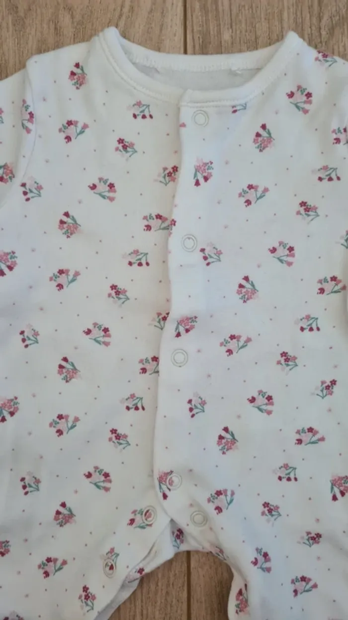 Lot pyjamas fins 1 mois - photo numéro 13