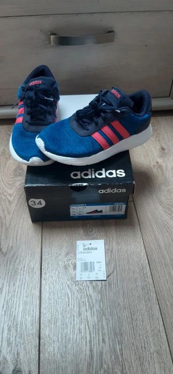 Chaussures baskets adidas lite racer K pointure 34 en bon état