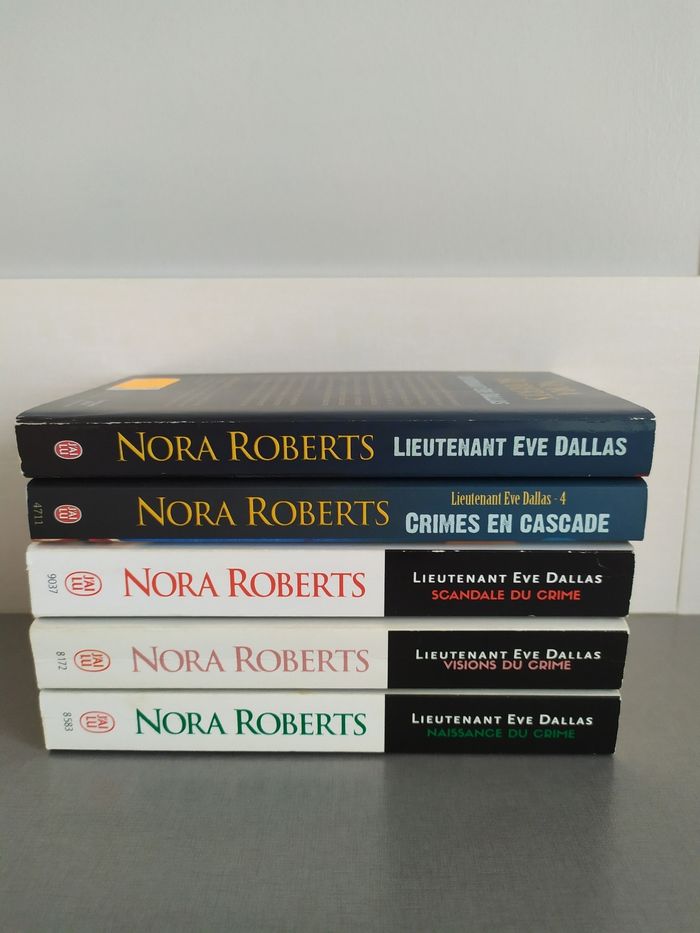 Lot de 5 romans de Nora Roberts série Ève Dallas - photo numéro 3
