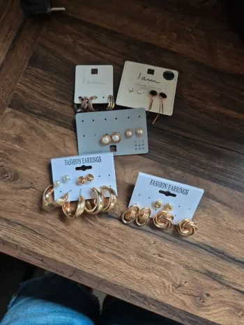 Lot 13 paires de boucles d oreilles