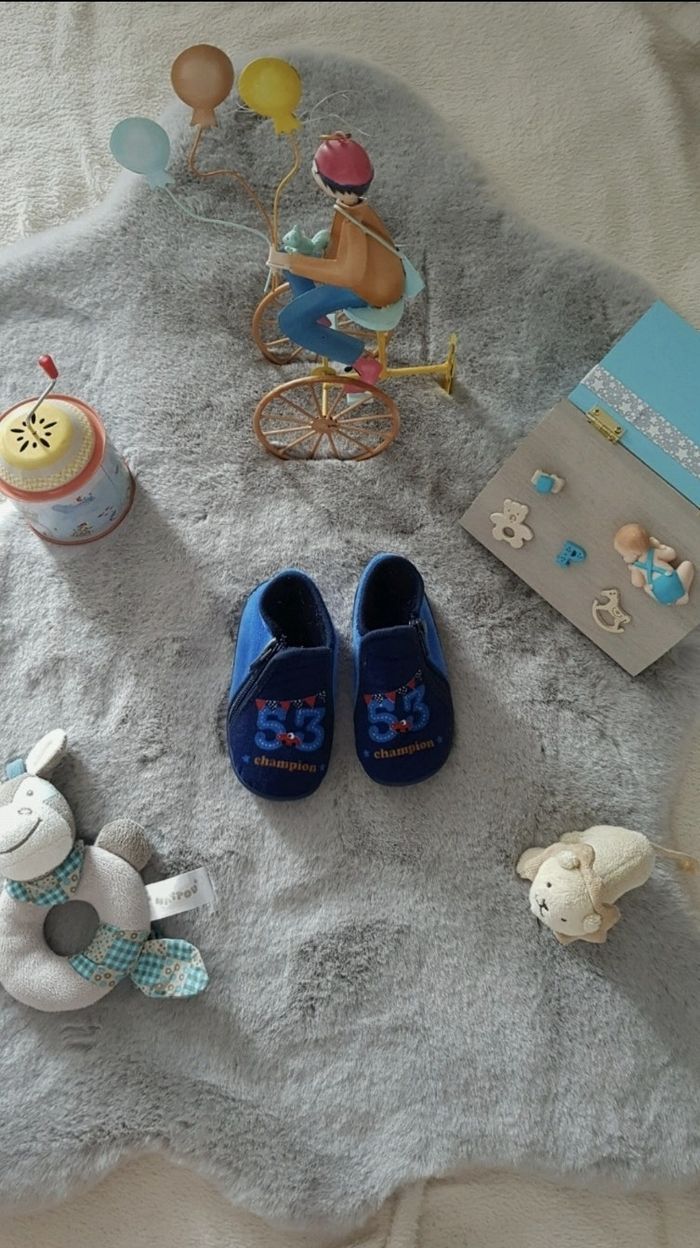 Chaussons montants bleu marine Toti pointure 21
