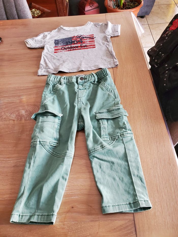 Ensemble 2 pièces 24 mois très bon état