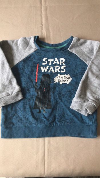 Sweat star wars 3-4 ans