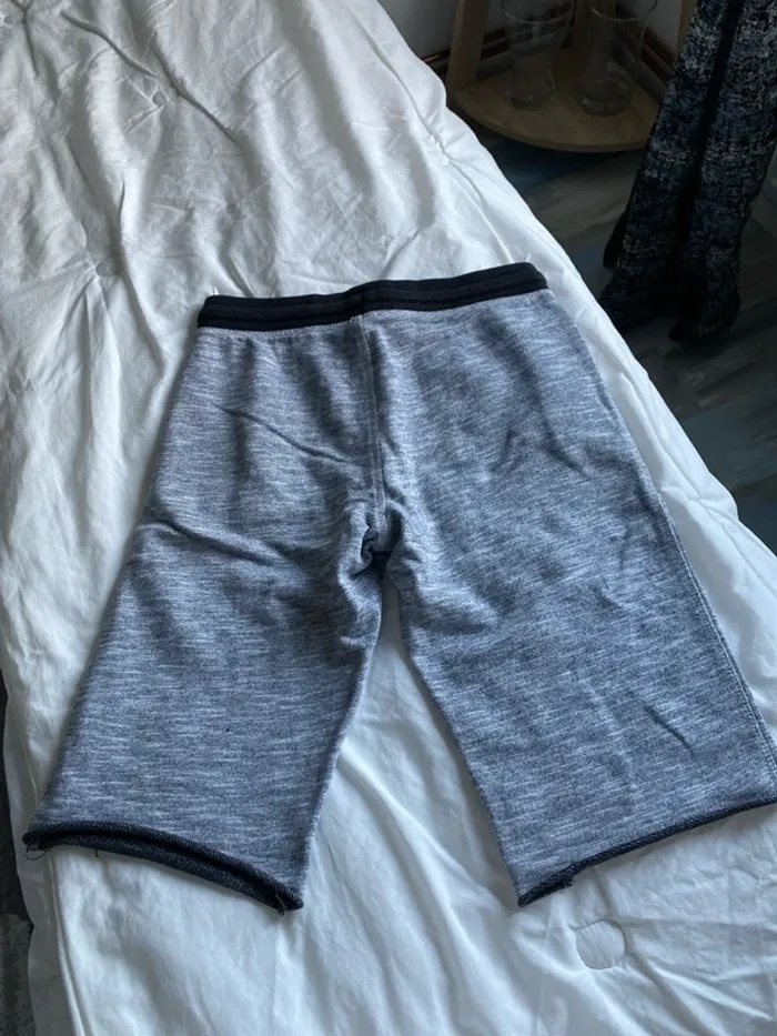 C&A - short garçon 10ans - photo numéro 4