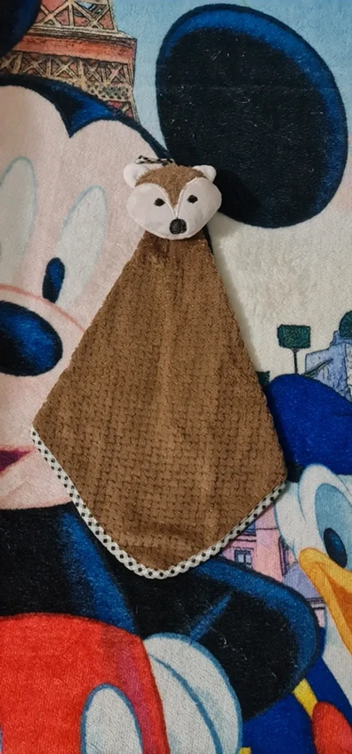 Doudou renard marron