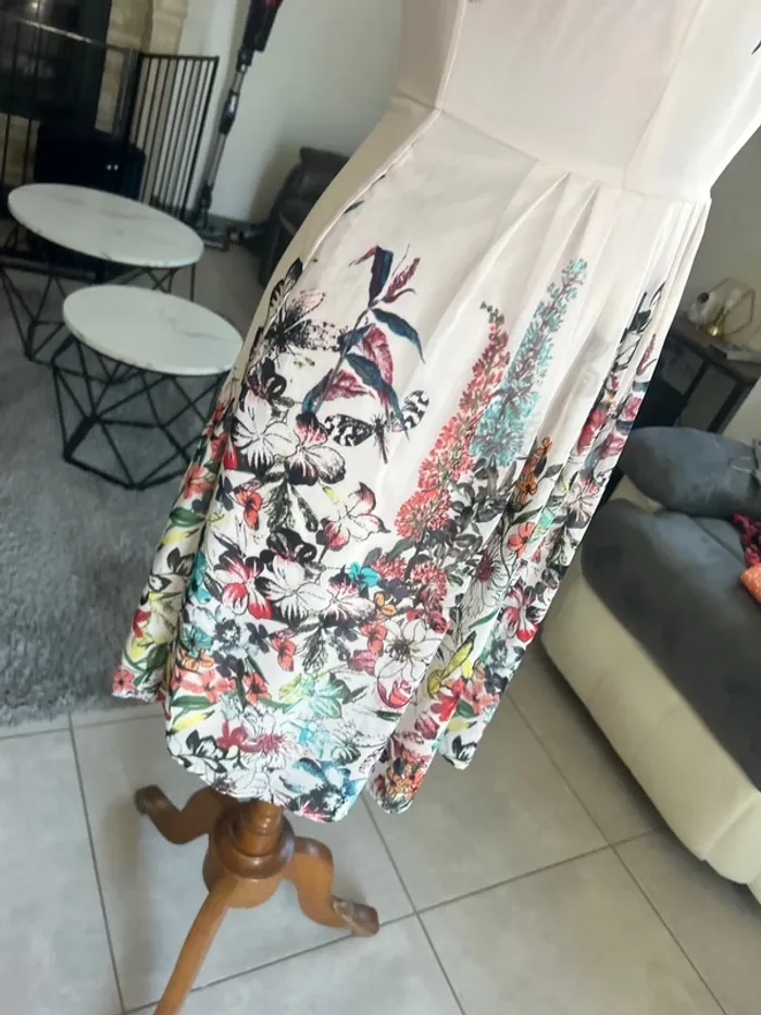 Robe esprit femme taille S fleurie - photo numéro 5