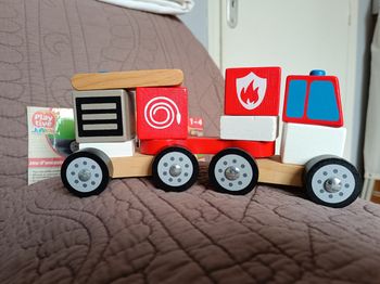 Jeu d'assemblage en bois