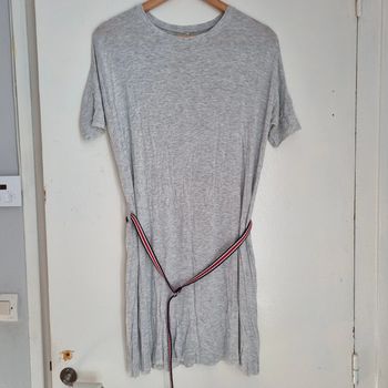Robe grise Taille S  stradivarius