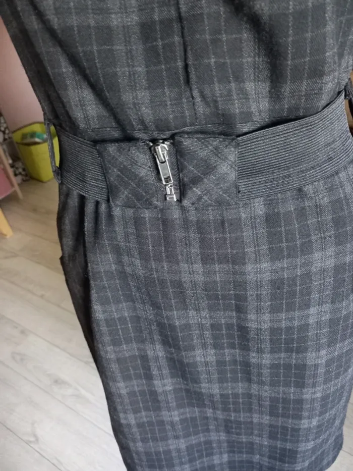 Jolie robe à bretelles taille 38 - photo numéro 2