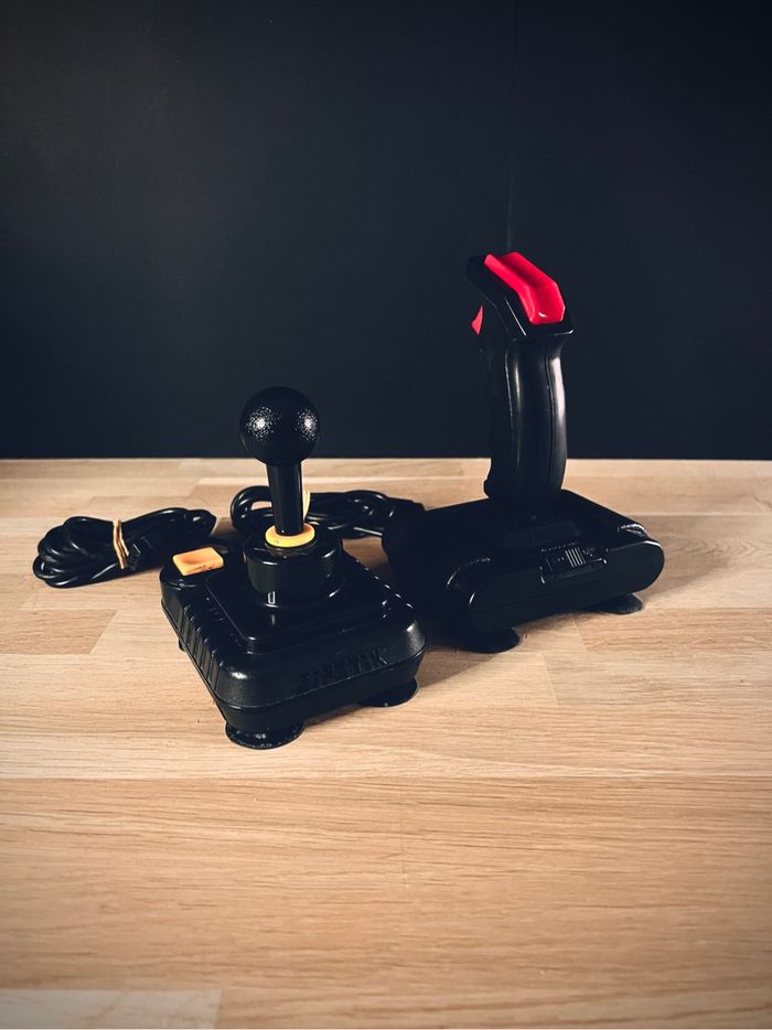 Lot de 2 Joystick Atari Commodore 9 Pin - Quickshot SVI - ZipStick - photo numéro 2