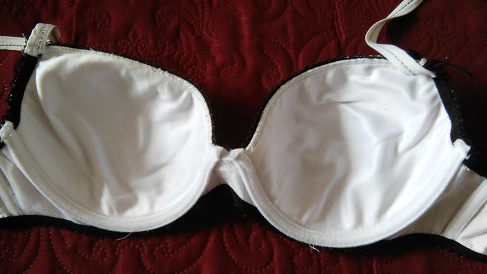 Soutien-gorge blanc et noir One Intimate - photo numéro 2