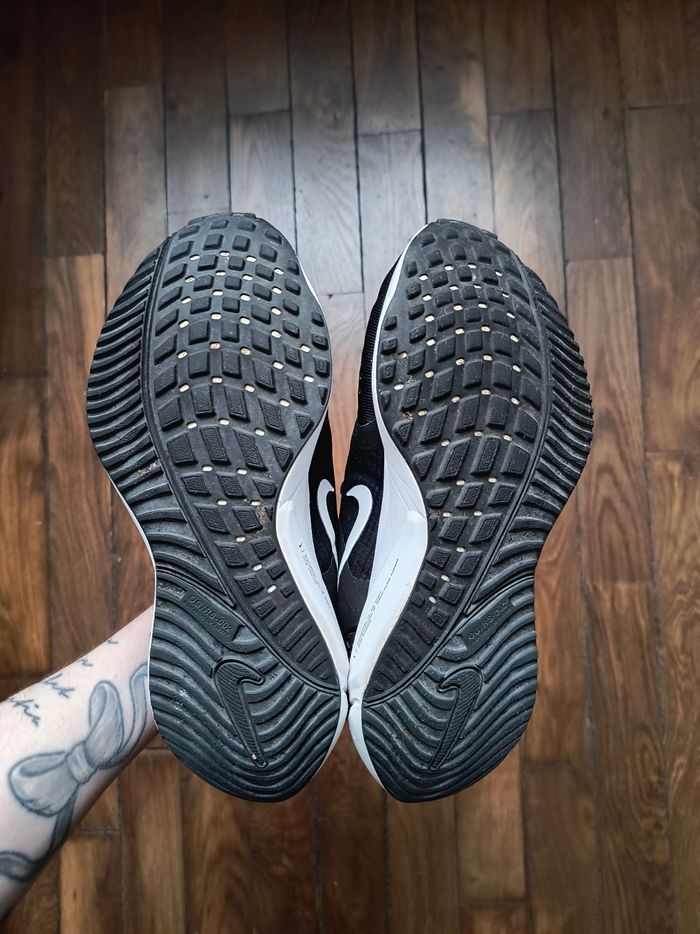 Baskets Nike Vomero 15 pointure 37,5 - photo numéro 8
