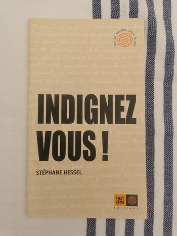 Indignez-vous ! Livret de Stéphane Hessel