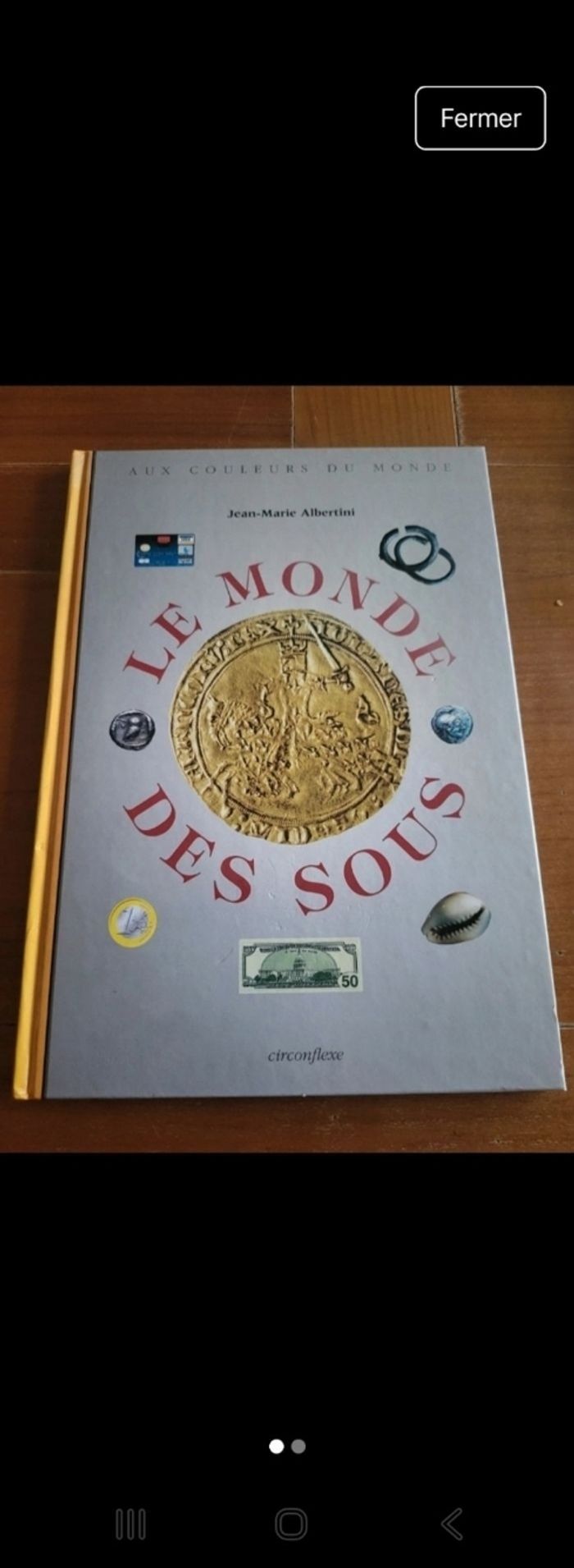 Un livre le monde des sous