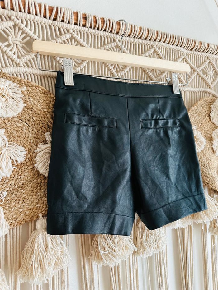 Short simili 6 ans NEUF - photo numéro 2