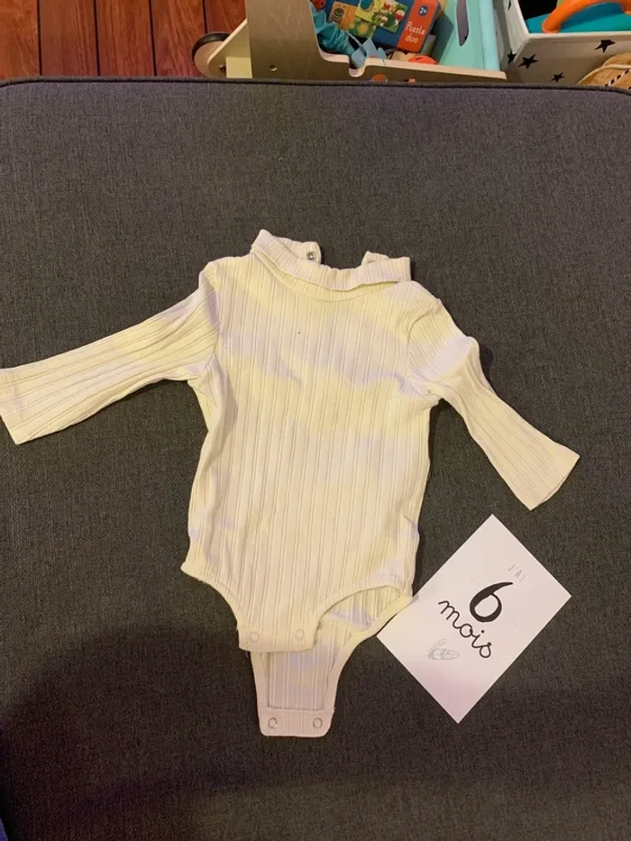 Body col roulé crème