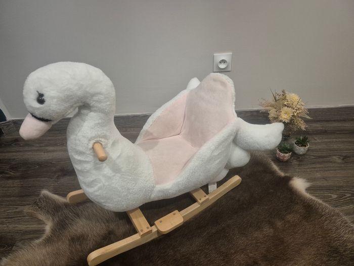 Cygne à bascule - photo numéro 2