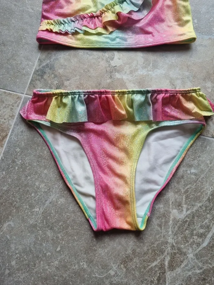 Maillot de bain multicolore et a paillettes 8/10 ans - photo numéro 2