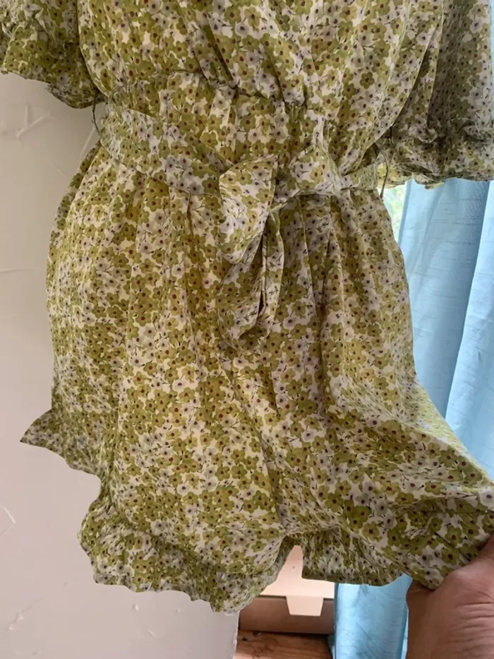 Combishort SHEIN taille L fleurie - photo numéro 3