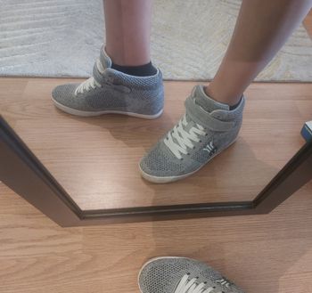Baskets montantes UNYK grises et blanches confortable