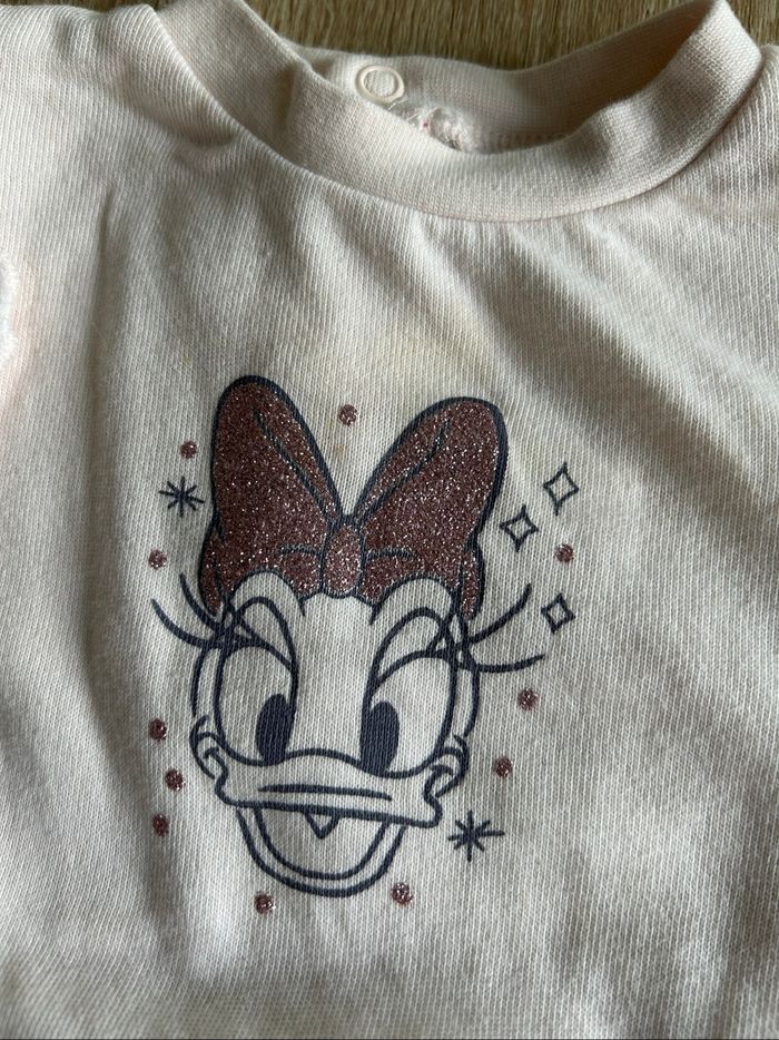 Lot pull Disney et 1 veste obaibi - photo numéro 4
