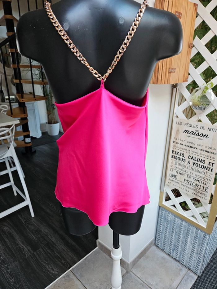 Made in Italy. Top fushia satiné bretelles dorée taille M - photo numéro 5