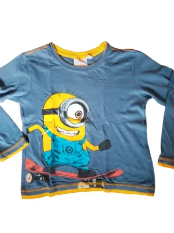 T-shirt  minion skateboard oarad  taille 6 ans