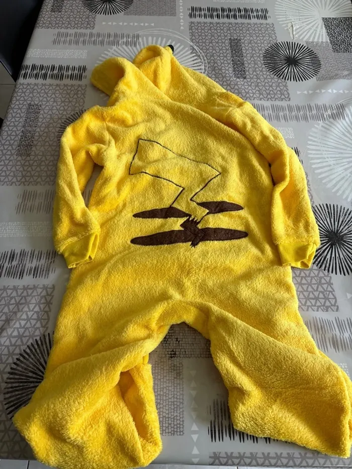 Pyjama combinaison pikachu - photo numéro 4