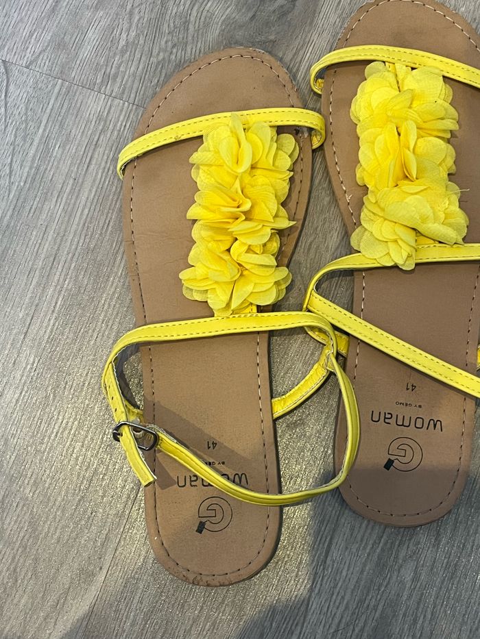 Sandales jaunes 41 - photo numéro 2