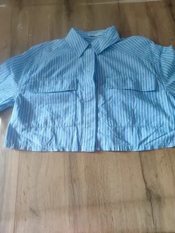 Chemise Bershka – S – Blanc/Bleu clair – État : Excellent