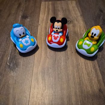 Lot de vehicules disney