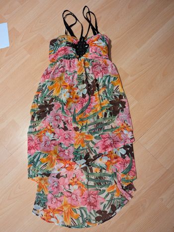 Robe bascule à fleurs courte devant et longue derrière
